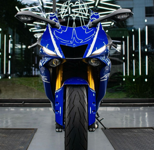 Yamaha R6