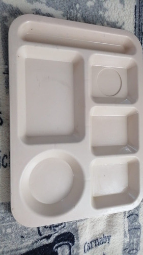 Plato Melamina 6 Divisiones (Usado)