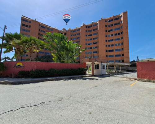 Re/max 2mil Vende Apartamento En Resd. Albatros, Urb. La Arboleda, Mun. Mariño, Isla De Margarita, Edo. Nueva Esparta