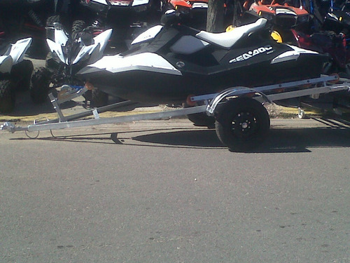 Imagen 15 de 19 de Trailer Homologado Para Moto De Agua Con Rolos. Galvanizado