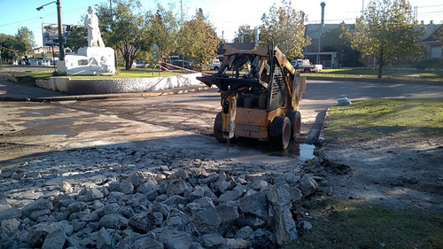 Imagen 6 de 9 de Alquiler De Miniexcavadora Excavadora Con Martillo