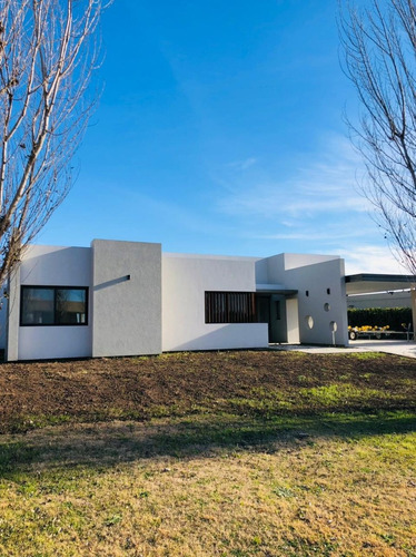 Venta Hermosa Casa A Estrenar En Bº La Concepcion - Lujan