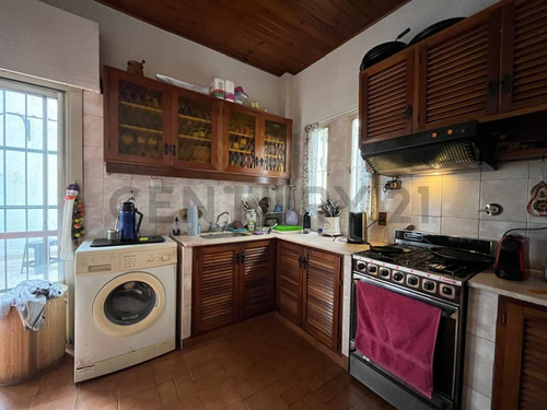 Venta Casa 4 Ambientes+escritorio - Patio - Parrilla - Terraza - Floresta