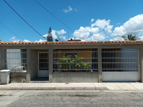 Hermosa Casa En Venta  Urbanización Villas Del Este En Toda La Intercomunal Turmero Maracay