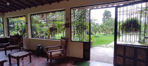 Aguirre Casa De Campo Amoblada Paola C