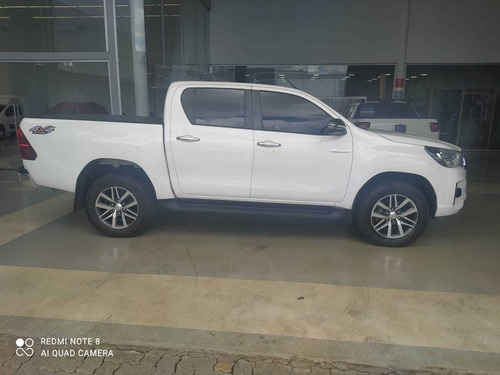 Imagem 4 de 12 de Toyota Hilux Cabine Dupla 2.8 Tdi Srv Cd 4x4 (aut)