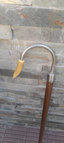 Baston Antiguo De Madera De Fresno Con Asta De Sierv Y Metal Marrón Oscuro (Usado)