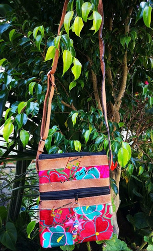 Bolsa/mariconera Artesanales Bordada/flores /hechas-chiapas