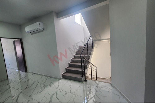 Venta De Edificio En Zona Céntrica De Querétaro, Ideal Para Oficinas