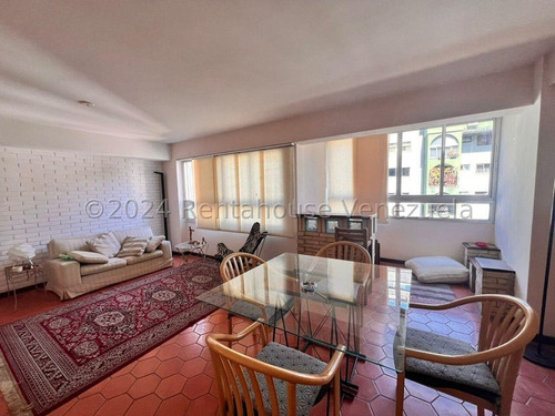 Apartamento En Alquiler En Urb. Colinas De Bello Monte, Caracas. 24-23121 Yf