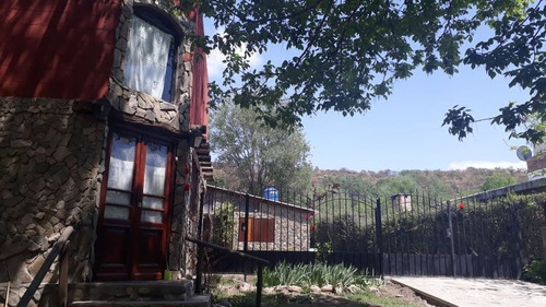 Casa Estilo Cabaña Rustica Y Local Comercial Con Habitacion