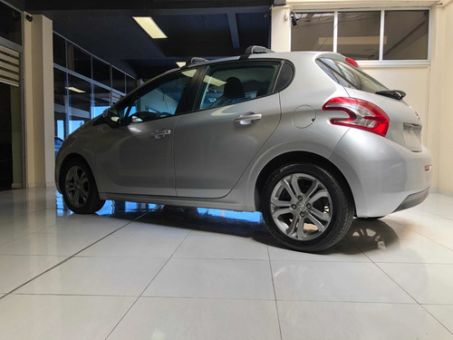 Peugeot 208 1.2 E