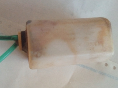Imagen 1 de 5 de Tanque De Gasolina Combustible Aeromodelismo 180 Cc Filtro