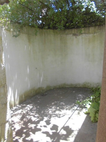 Imagen 4 de 5 de Diri Palleja Y Entre Rios - Casa En Ph Pb Al Frente C/patio