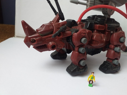 Zoids - Red Horn - Zoids Hasbro Tomy (Usado)