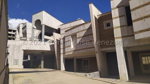 Imagen 13 de 13 de Rmp Se Vende Townhouse En Terrazas Del Country Valencia, Zona Exclusiva, Amplios Espacios En Obra Blanca Para Decorar A Su Gusto.