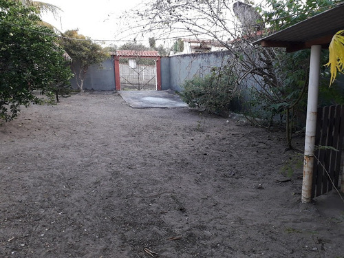 Oportunidade Imperdível! Vendo Casa Em Araruama São Vicente Na Região Dos Lagos-rj 1 Quarto-suíte Garagem Coberta(1 Vaga) E Descoberta(3 Vagas) Quintal Grande Com Frutíferas Varandão Em L