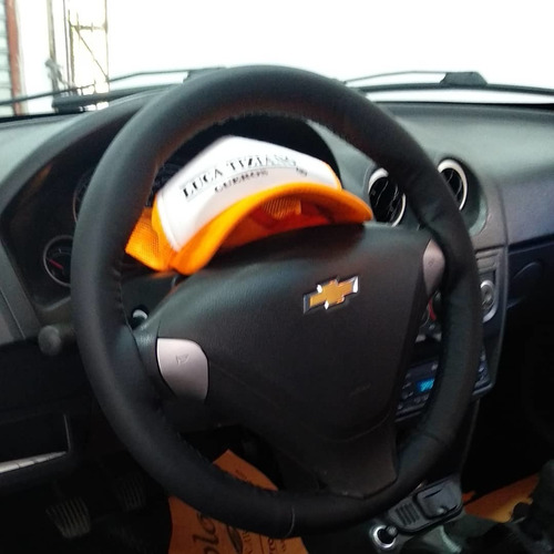 Imagen 3 de 4 de Cubre Volante Cuero Vacuno Ford Focus Luca Tiziano Cueros