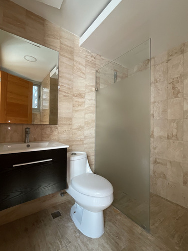 Apartamento En Con Vista Al Mar Y En El Mirador Sur En Venta, Cercano Avenida Anacaona Y Facil Acceso A Sectores Como Cacicazgos, Mirador Norte