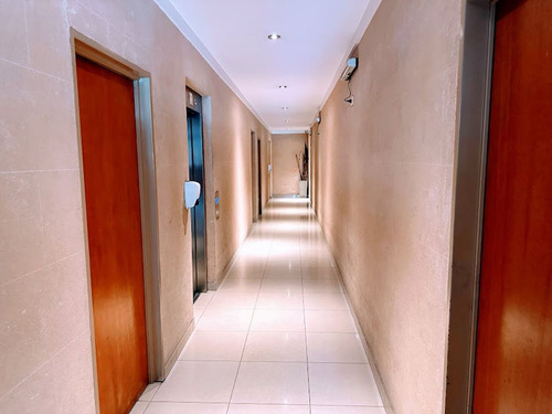 Venta Monoambiente Con Balcon Muy Luminoso Flores
