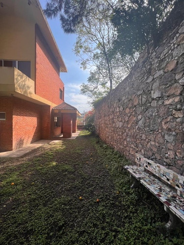 Casa En Venta En La Cima En San Pedro Garza García