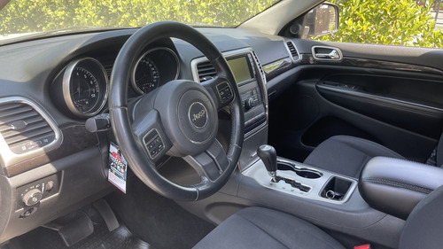 Jeep Grand Cherokee Laredo 4X2 3.6L