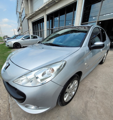 Peugeot 207 1.4 Sedan Hdi Xt