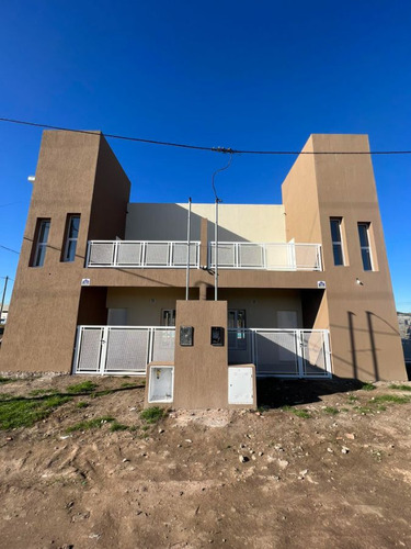 Venta Dúplex 2 Dormitorios Las Acacias Ii Con Cochera