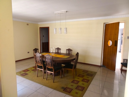 Casa De 3d 2b De 122 Mt2 Emplazada En 303 Mts De Terreno
