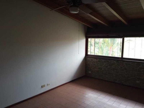 Imagen 2 de 11 de Casa En Venta En Urb. Guataparo Valencia Cod: Foc-985