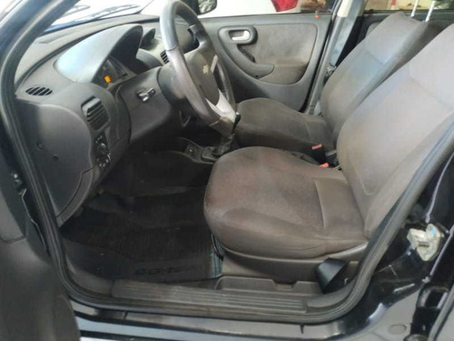 Imagem 8 de 9 de Chevrolet Corsa Sedan Premium 1.4 8v 4p