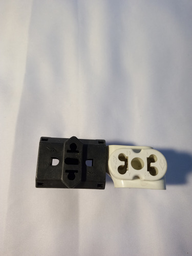 Benjamin Adaptador De Tomada Universal Bivolt 2 Unidades (Usado)