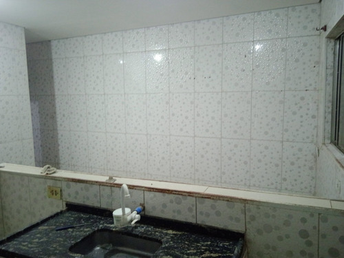 Casa Com Garagem 3 Cômodos Com Banheiro