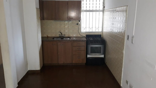 Imagen 10 de 14 de Departamento Tipo Casa En Venta En Lanus Este