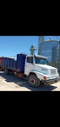 Mercedes Benz 1620. Cabina Simple