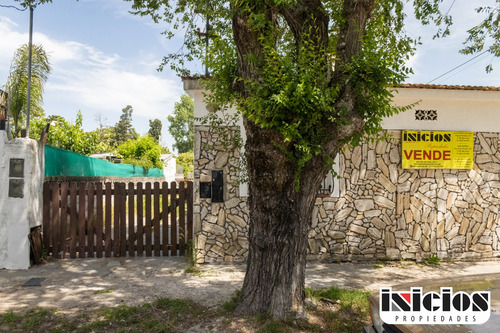 Departamento Mar De Ajó: Espora Nº 750, Entre Olmos Y Castelli - C325