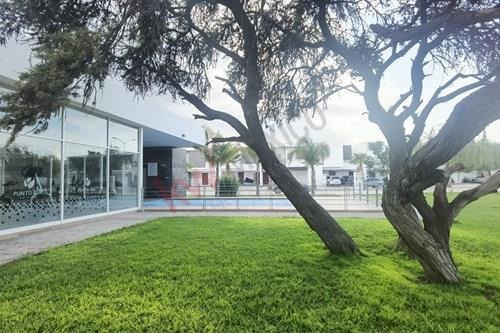 Imagen 9 de 25 de Casa De 4 Recamaras Con 4 Baños Completos Muy Amplia $12,000