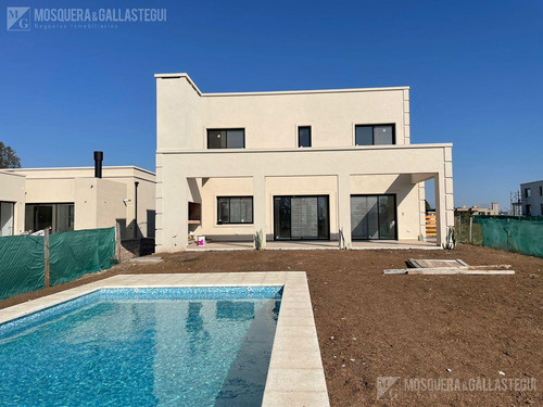 Casa En Venta En Barrio Santa Elisa - Pilar Del Este