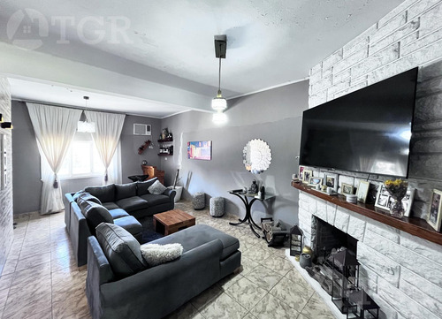 Venta De Distinguida Casa En Hurlingham