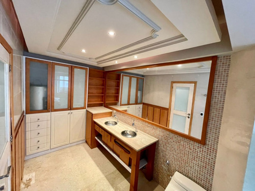 Imagen 23 de 24 de Apartamento En El Parral De 207 Mtrs