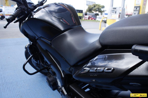 Imagen 11 de 25 de Bajaj Dominar 250