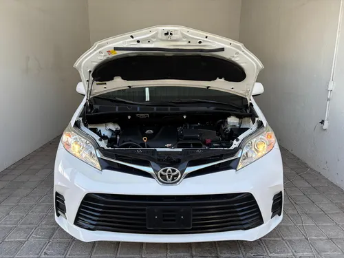 Toyota Sienna 3.5 Le At