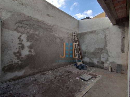 Sobrado Com Três Quartos Ampla Sala E Cozinha Prox. Ao Corpo De Bombeiros Do Sitio Cercado - So1233
