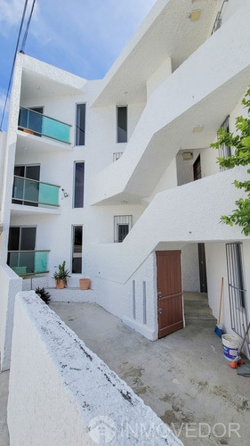 Edificio Con Oficinas · Excelente Ubicación · Supermanzana 20 · Céntrico