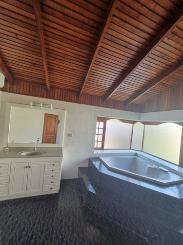 Casa Familiar 291 M2 En 512 M2 Terreno Bosques De Montemar