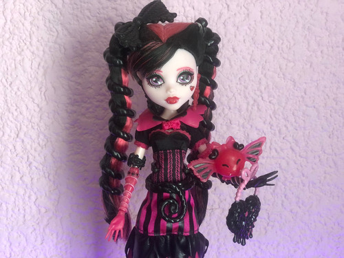 Muñeca Monster High Draculaura Sweet Screams Collector. (Usado)