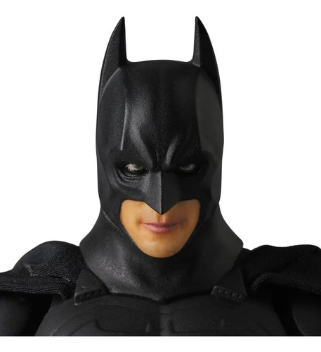 Figura Modelo Mafex 049 De Batman El Caballero Oscuro Begins