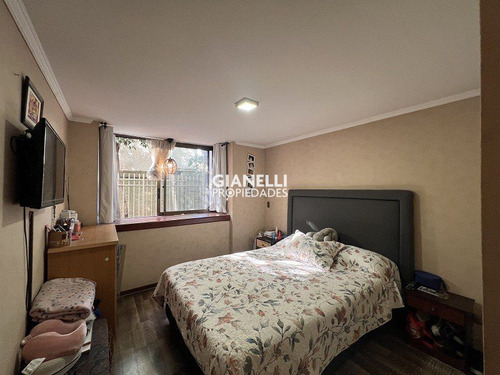 Dpto. En Primer Piso Con Jardín Propio 4d/3b Eliecer Parada