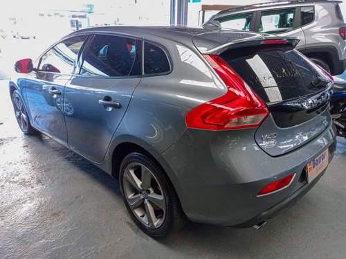 Imagem 8 de 8 de Volvo V40 2.0 T4 Kinetic Gasolina 4p Automático
