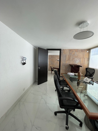 Casa Para Oficinas Con Uso De Suelo S